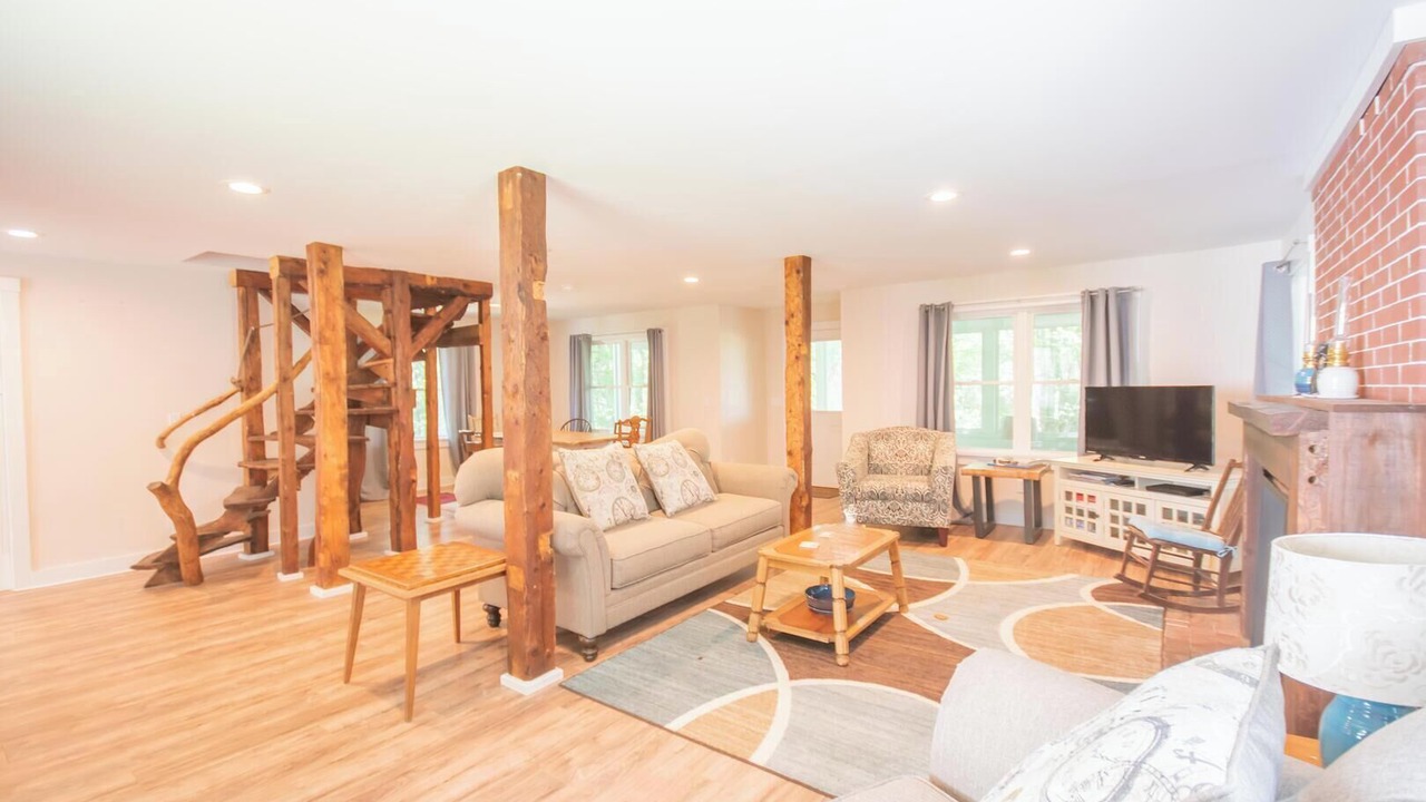 Photo of Others in Sedgwick