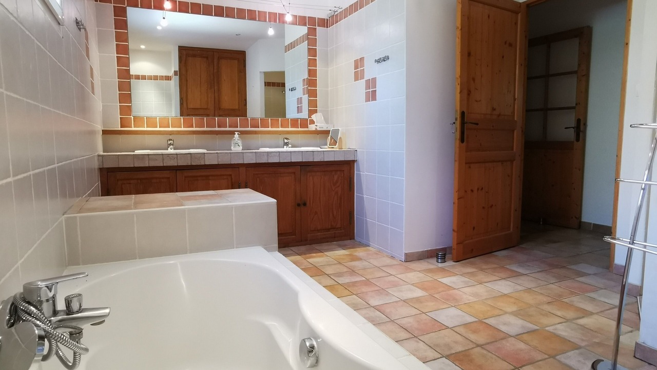 Photo of Others in Visan