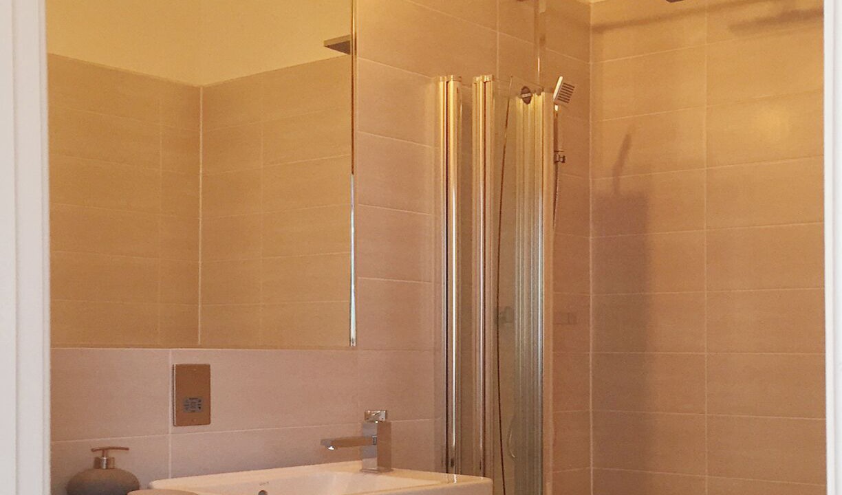 Photo of Others in Shadwell