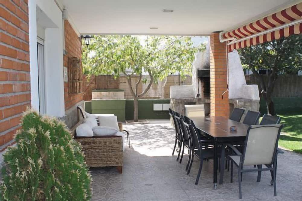 Photo of Patio Balcony in Grinon