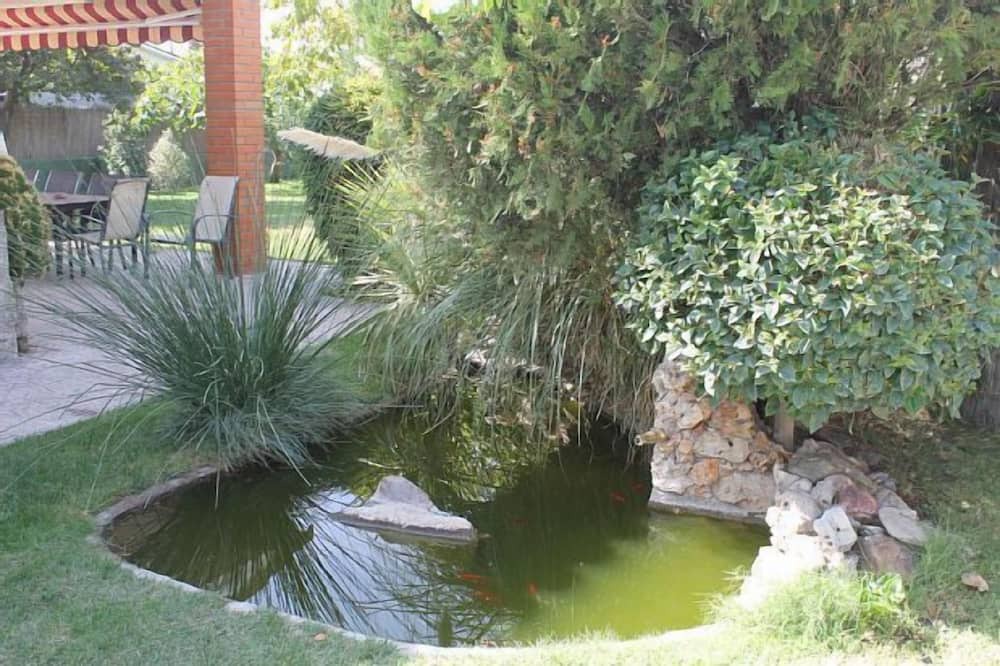 Photo of Outdoor in Grinon