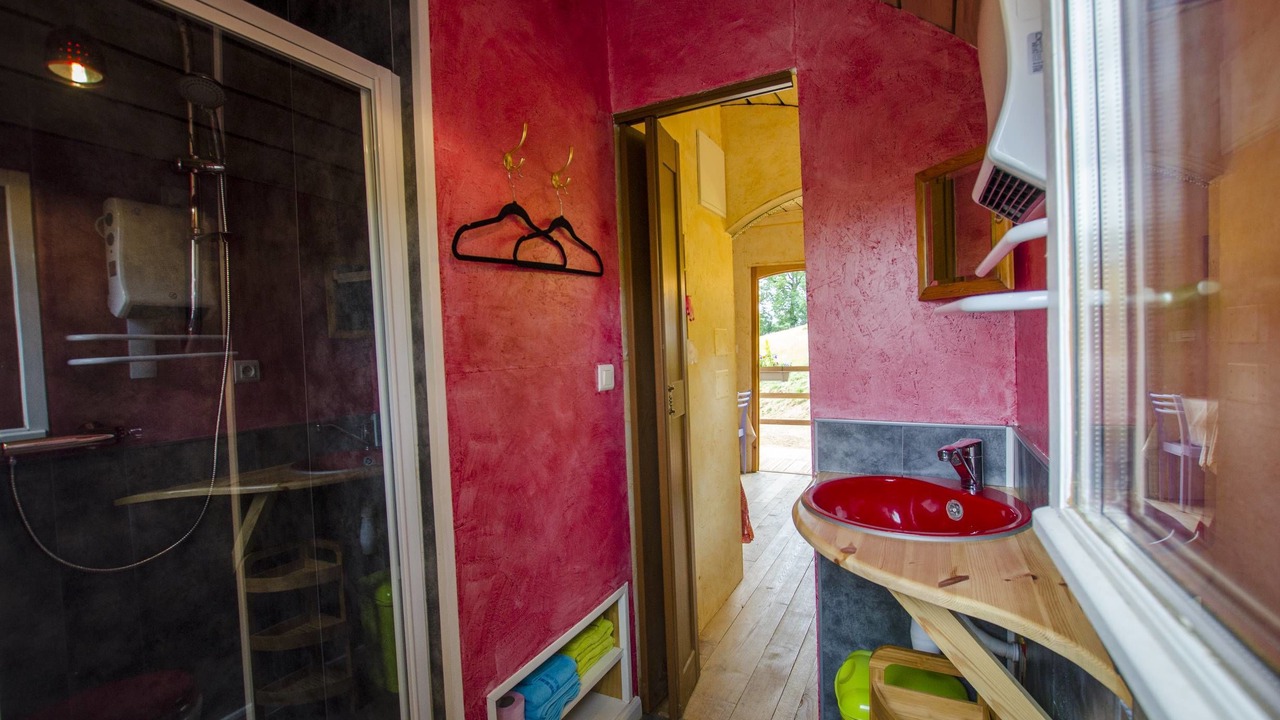 Photo of Bathroom in Tauriac-de-Naucelle