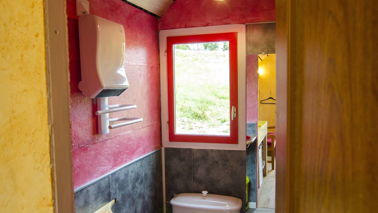 Photo of Bathroom in Tauriac-de-Naucelle