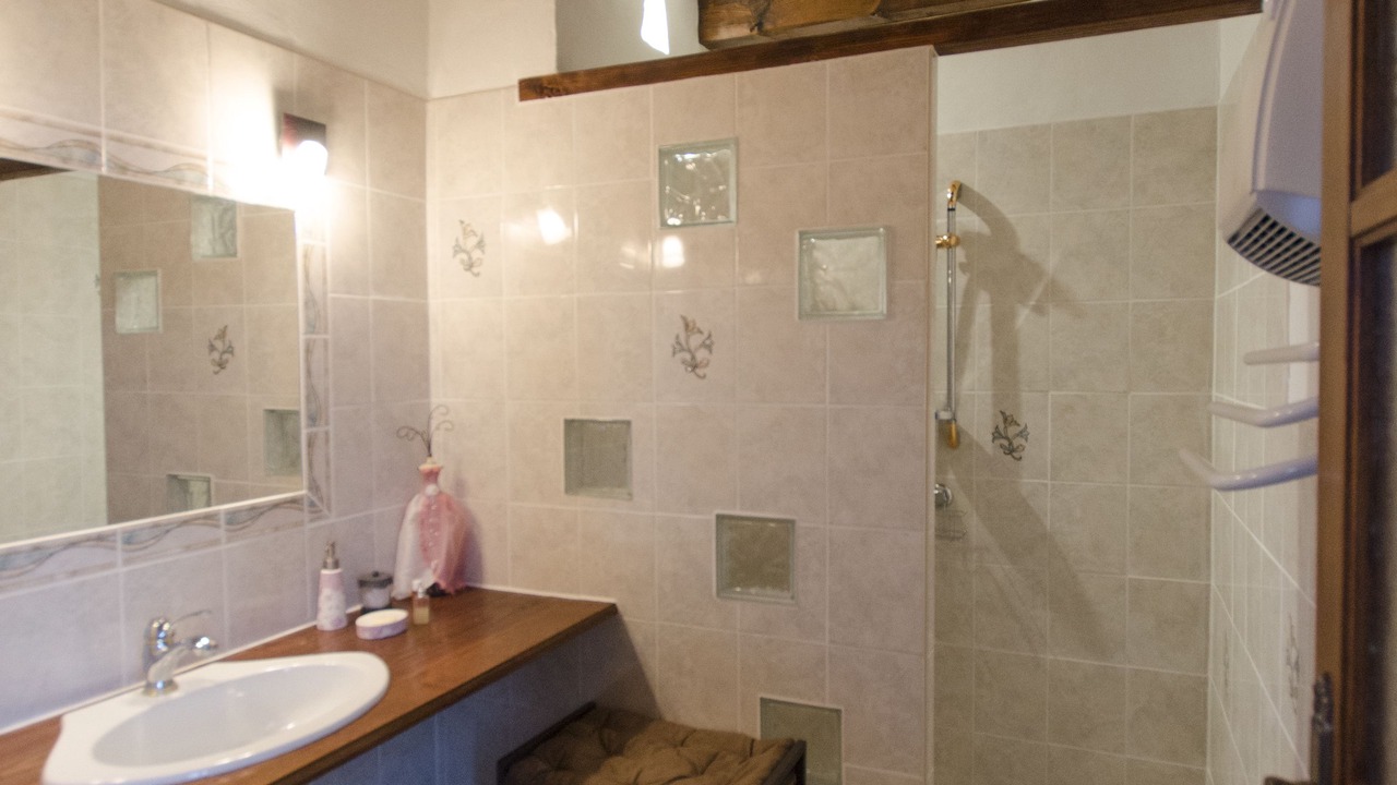 Photo of Bathroom in Tauriac-de-Naucelle