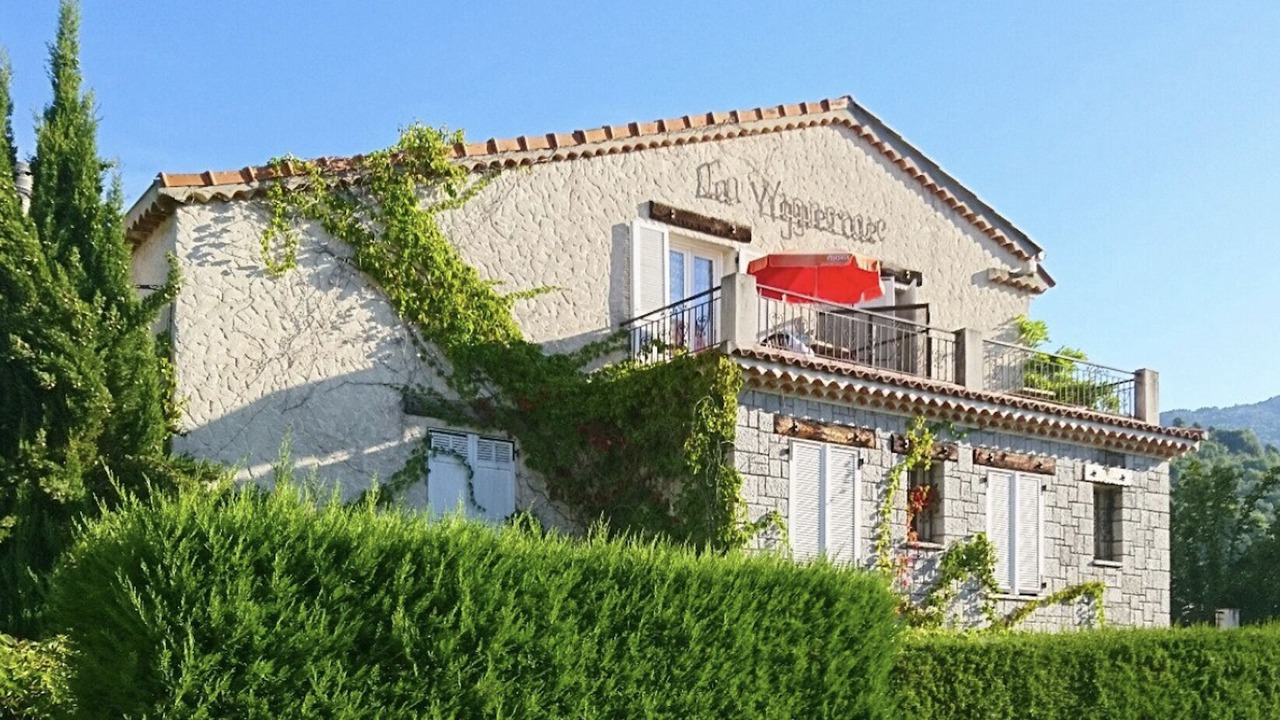 Photo of Buildings in Levens