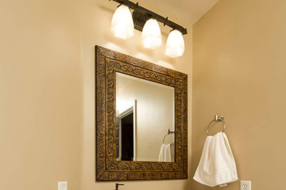 Photo of Bathroom in Arrowhead Ranch