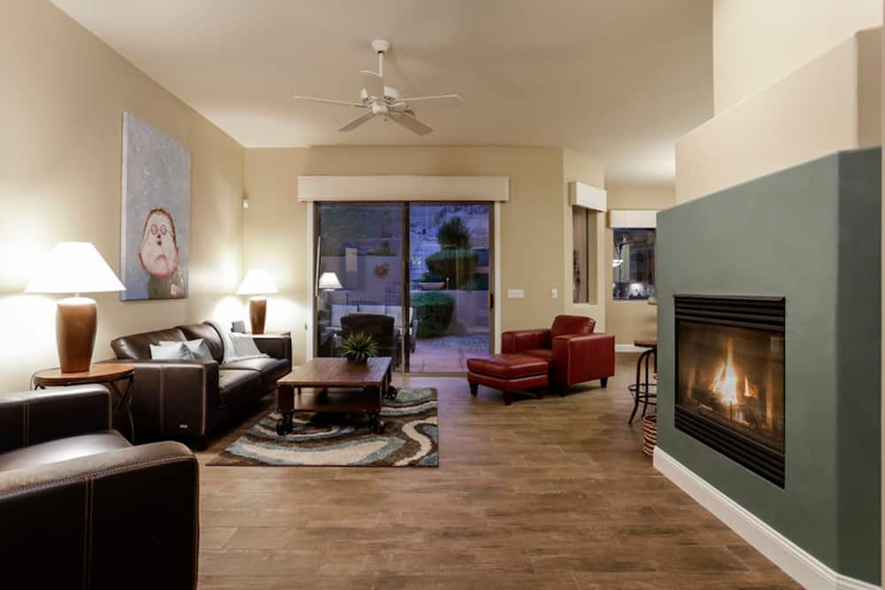 Photo of Livingroom in Arrowhead Ranch