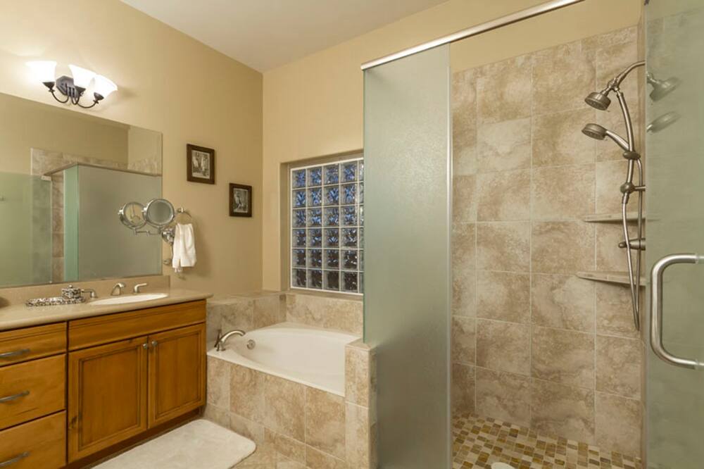 Photo of Bathroom in Arrowhead Ranch