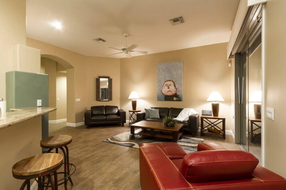 Photo of Livingroom in Arrowhead Ranch