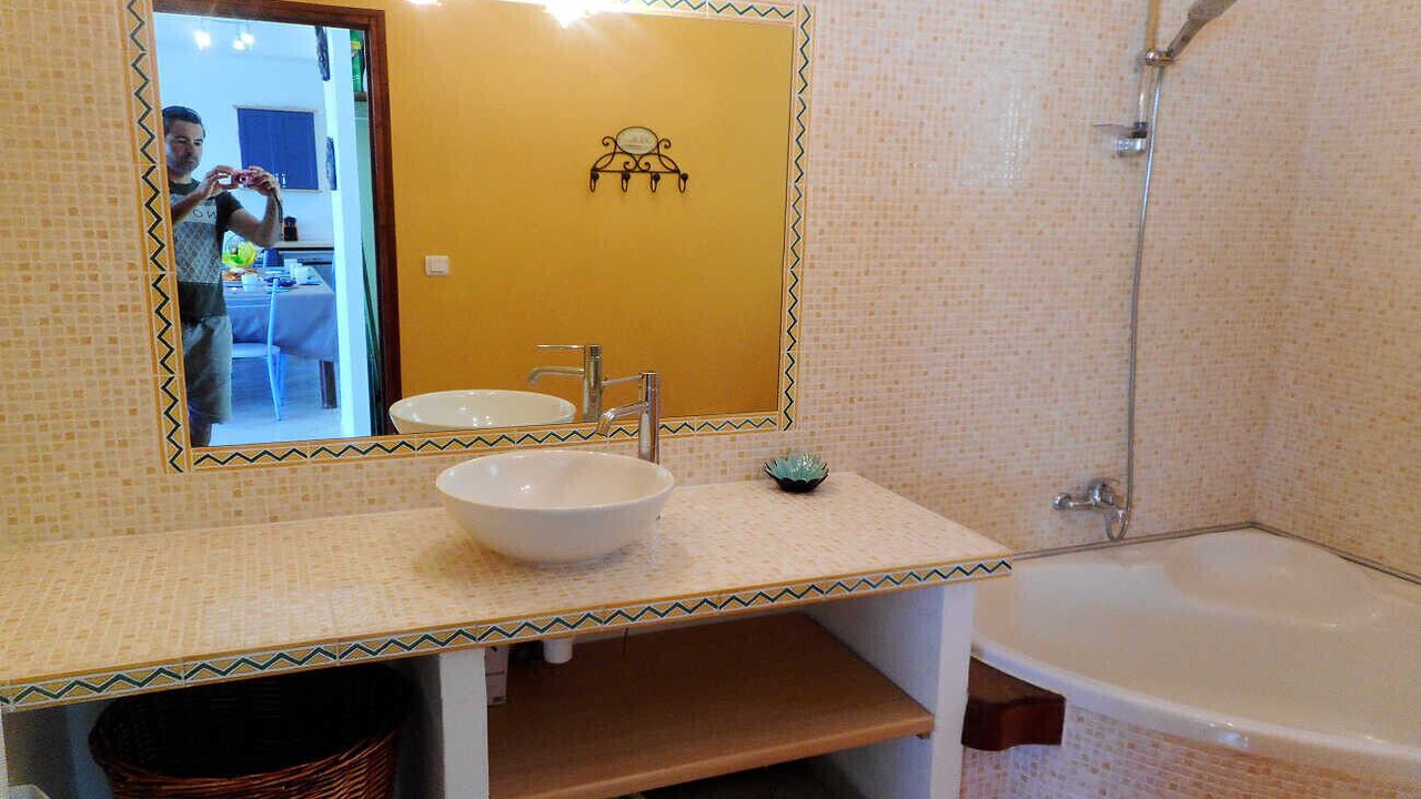 Photo of Bathroom in Courry