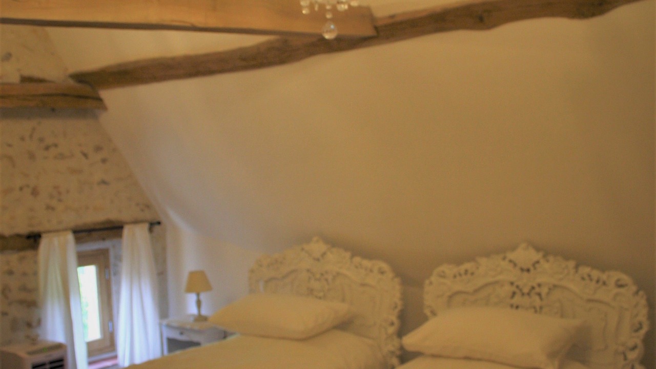 Photo of Bedroom in Asnieres sur Vegre
