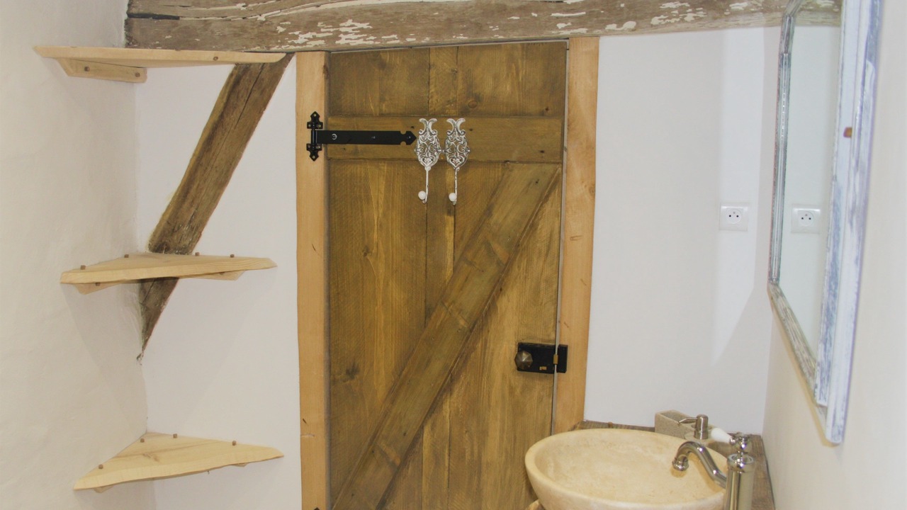 Photo of Bathroom in Asnieres sur Vegre