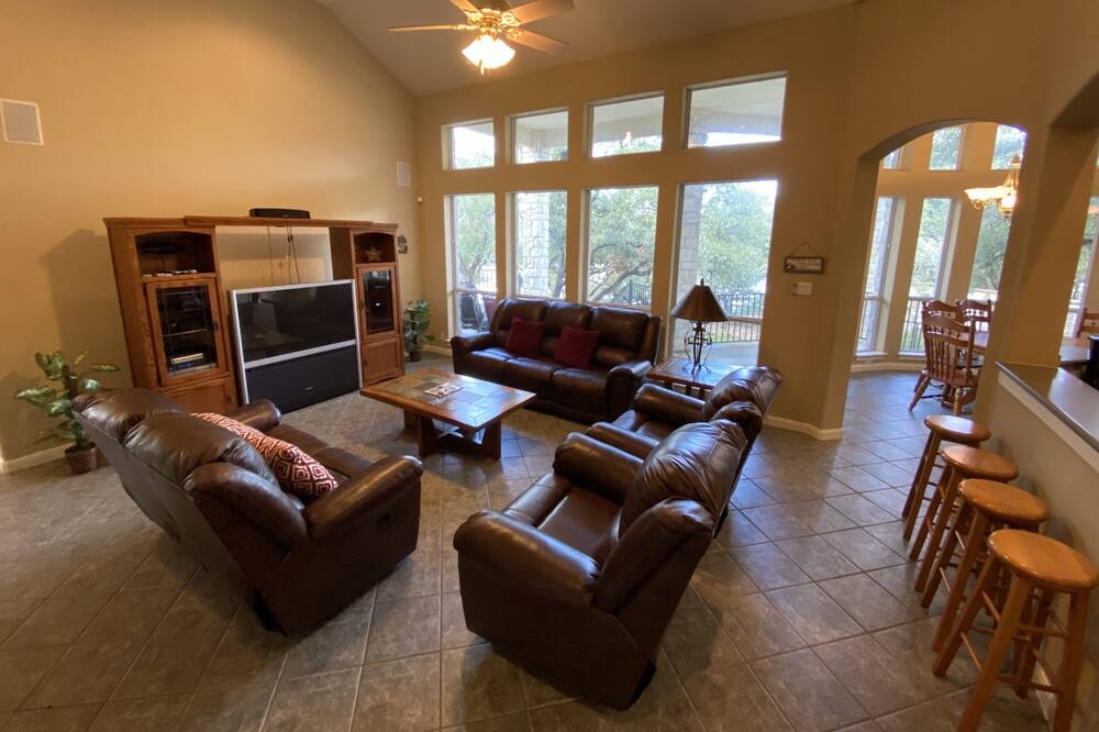 Photo of Livingroom in Briarcliff