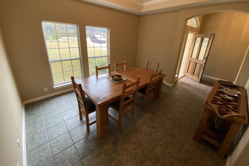 Photo of Livingroom in Briarcliff
