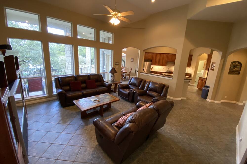 Photo of Bedroom in Briarcliff