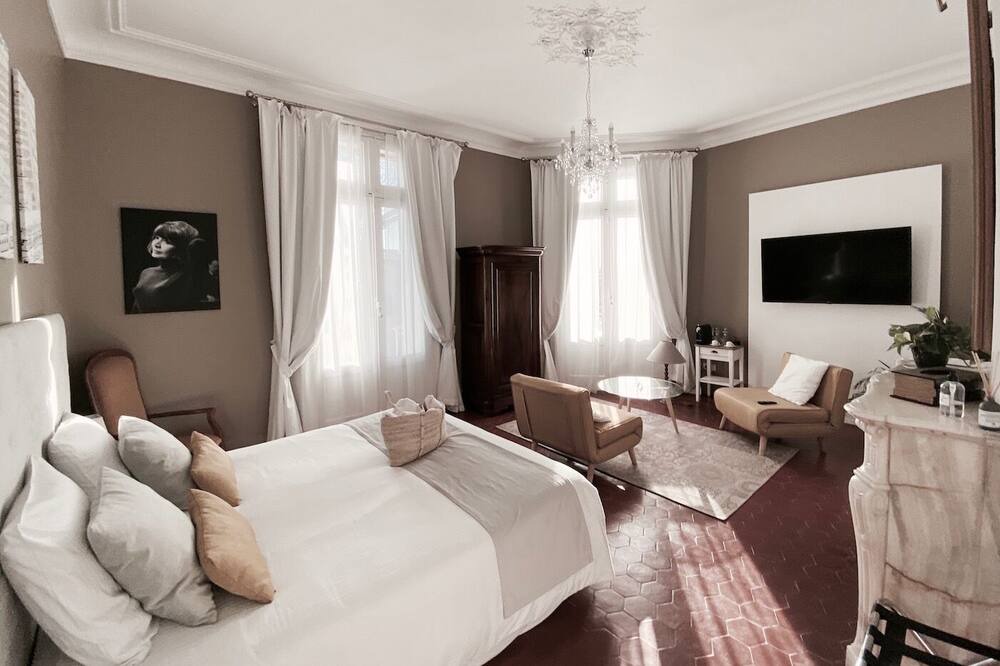 Photo of Bedroom in Montbazin