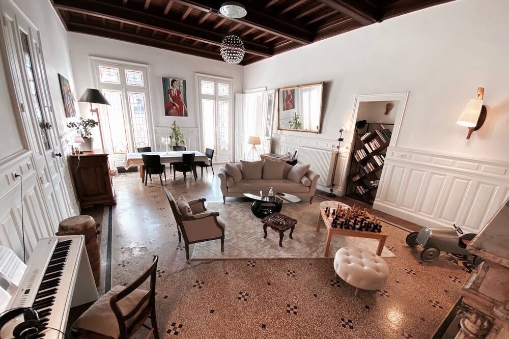 Photo of Others in Montbazin