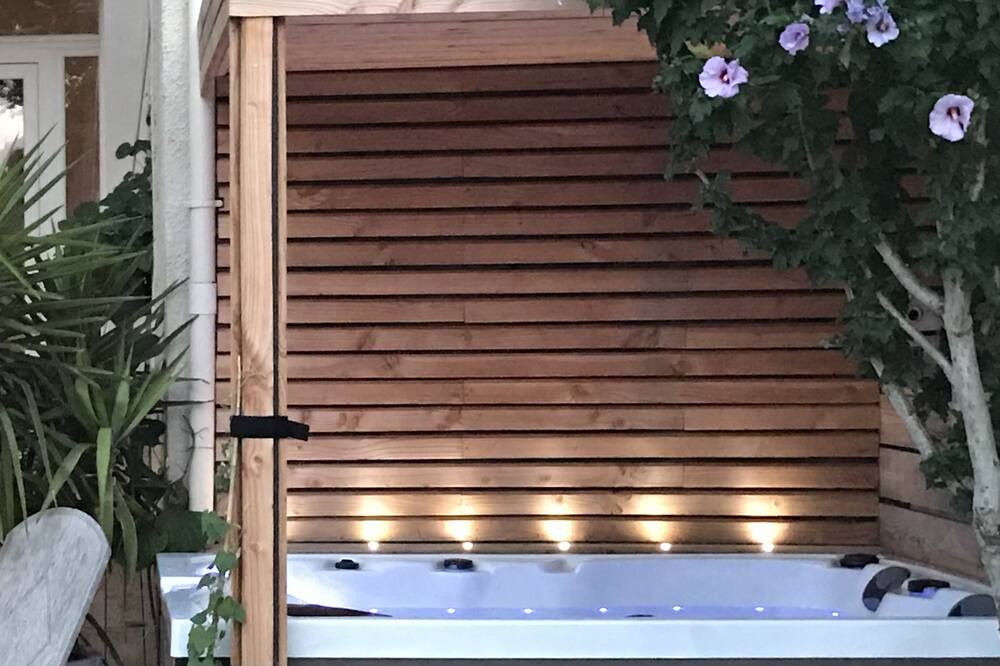 Photo of Outdoor in Montbazin