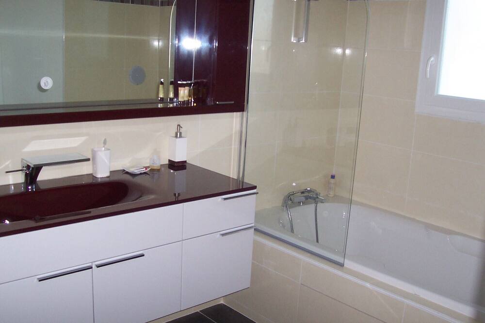 Photo of Bathroom in Catonvielle
