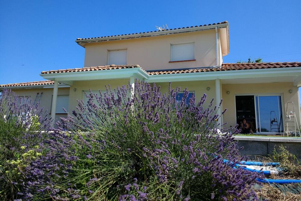 Photo of Outdoor in Catonvielle