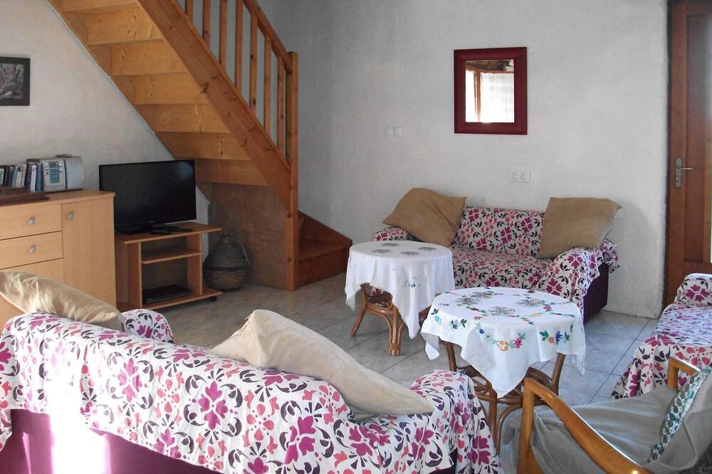 Photo of Livingroom in Tanus