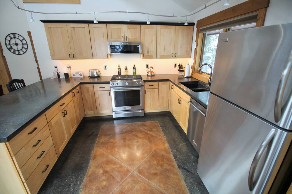 Photo of Kitchen in Alpine Northeast