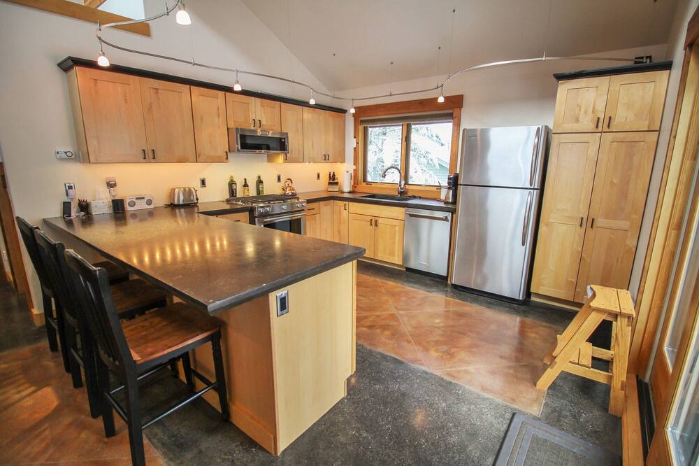 Photo of Kitchen in Alpine Northeast