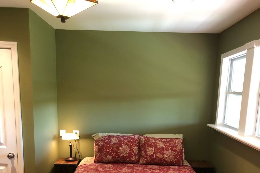 Photo of Bedroom in Ashland City