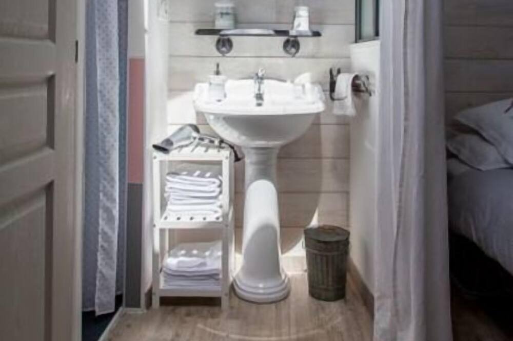 Photo of Bathroom in Les Herbiers