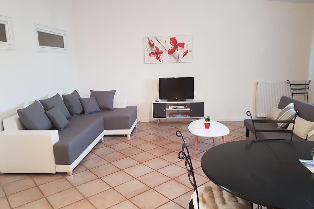 Photo of Others in Crest