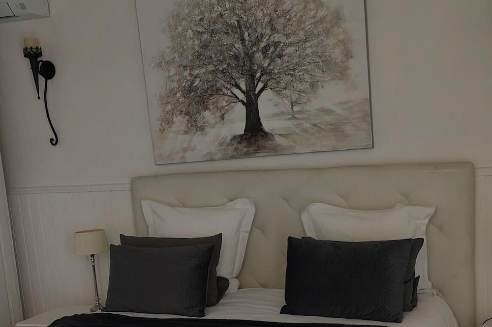 Photo of Others in Crest