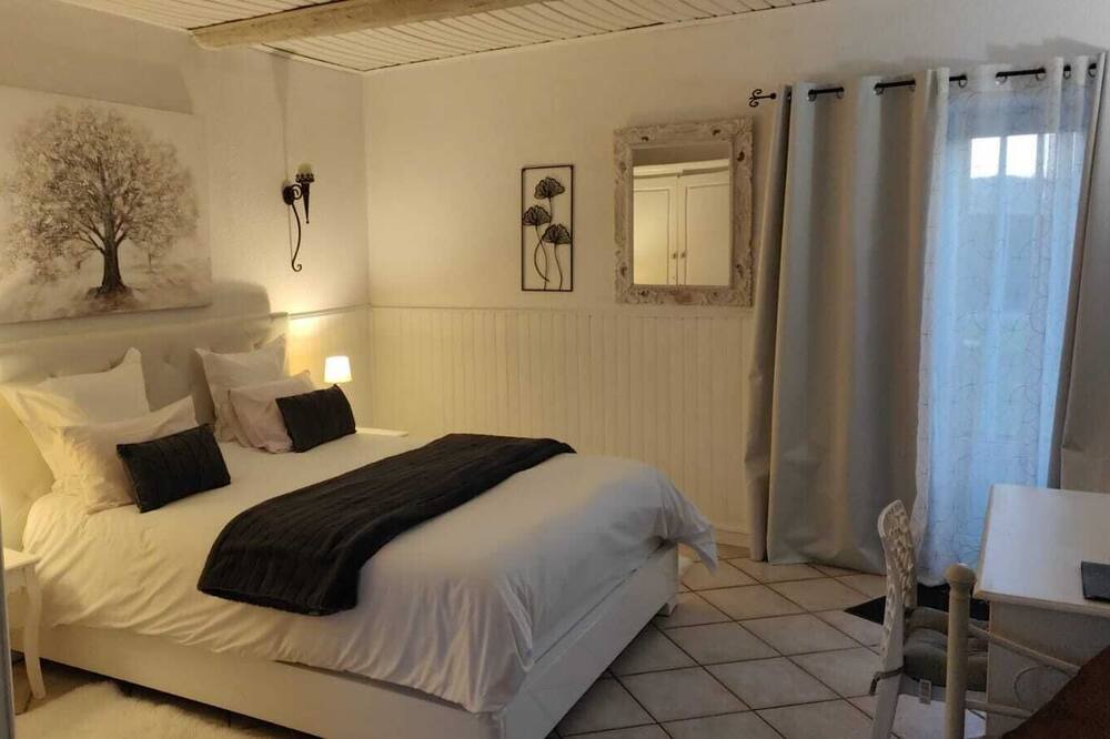 Photo of Bedroom in Crest