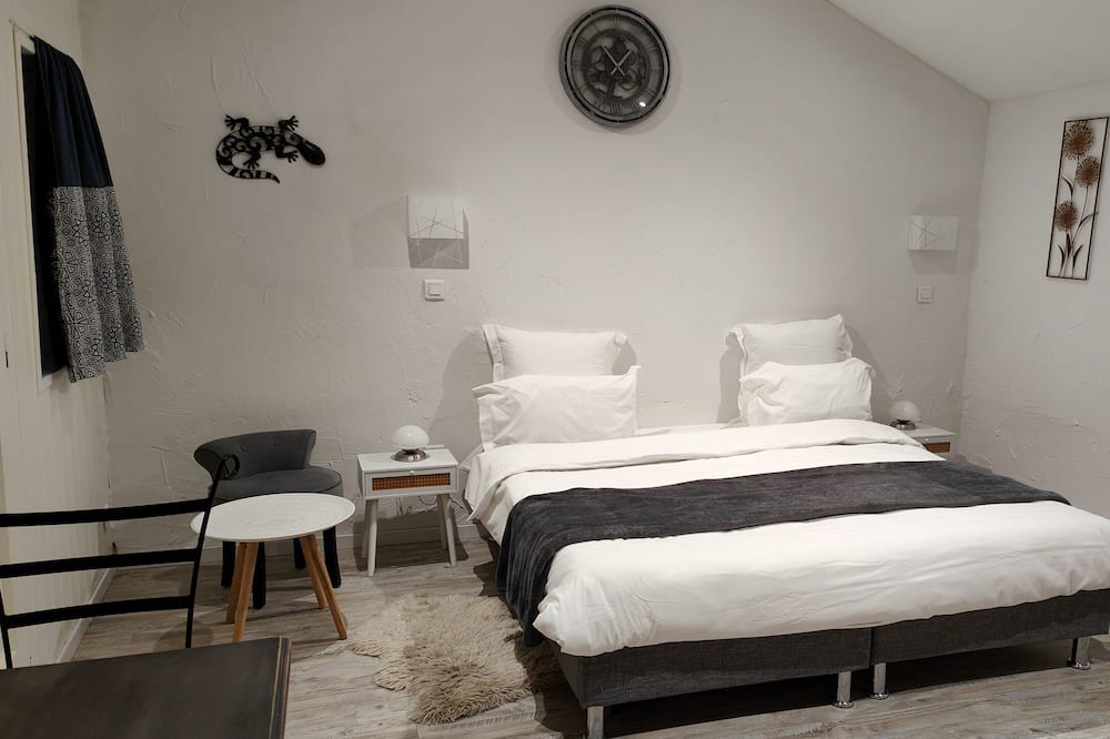 Photo of Bedroom in Crest