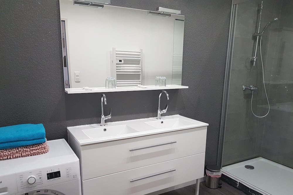 Photo of Others in Crest