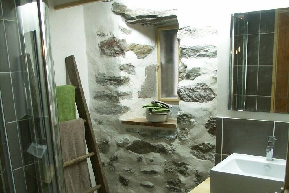 Photo of Bathroom in Auzits