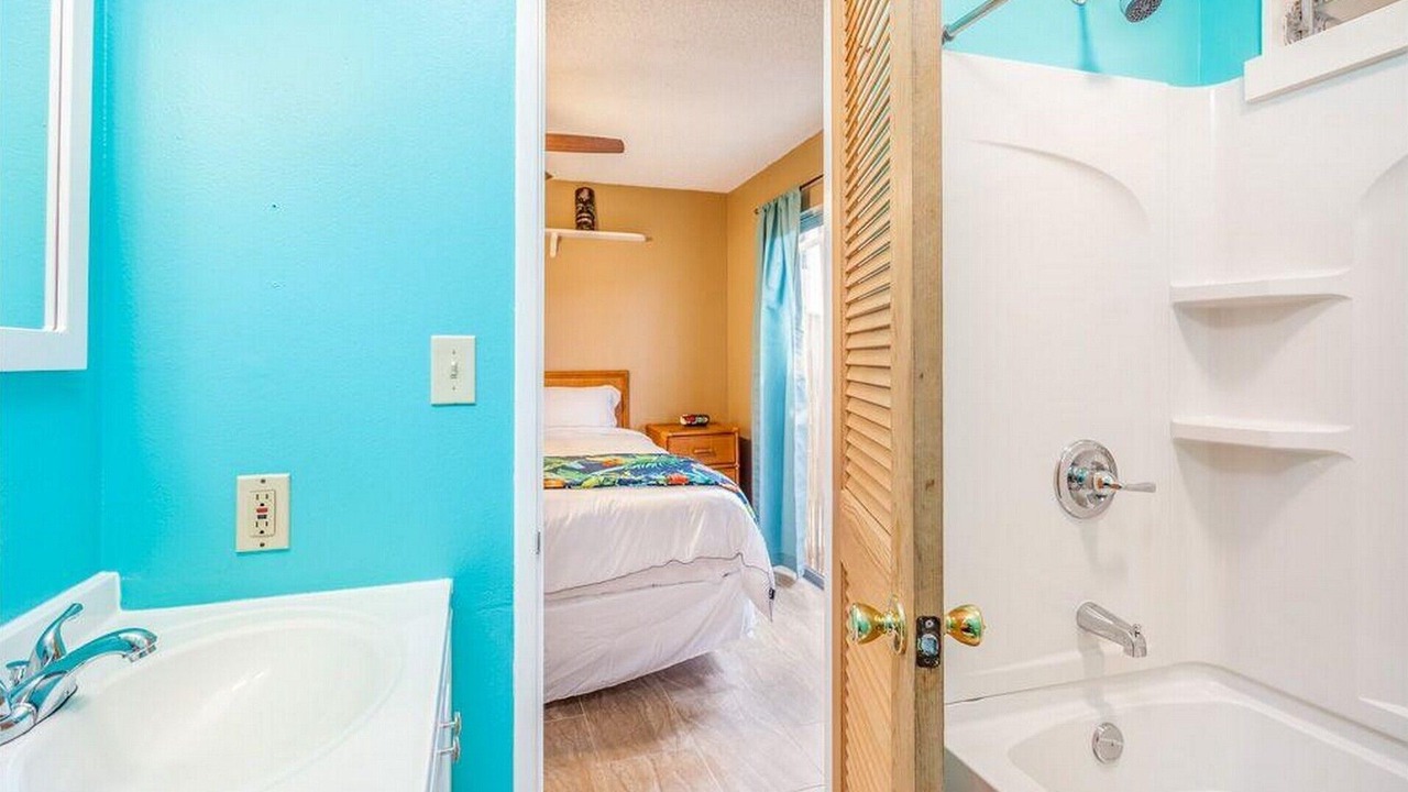 Photo of Bathroom in Historic Kailua Village