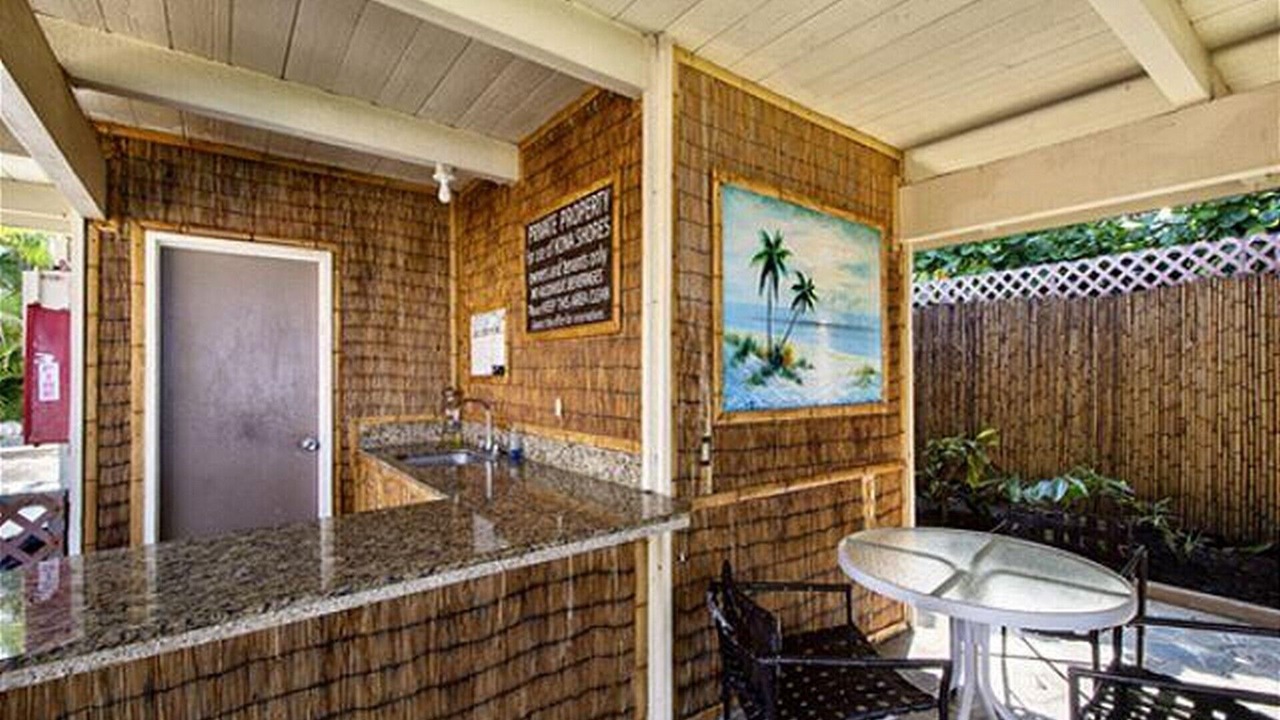 Photo of Bathroom in Historic Kailua Village