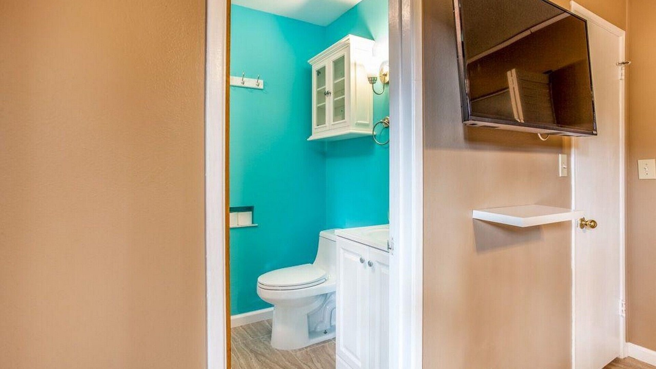 Photo of Bathroom in Historic Kailua Village