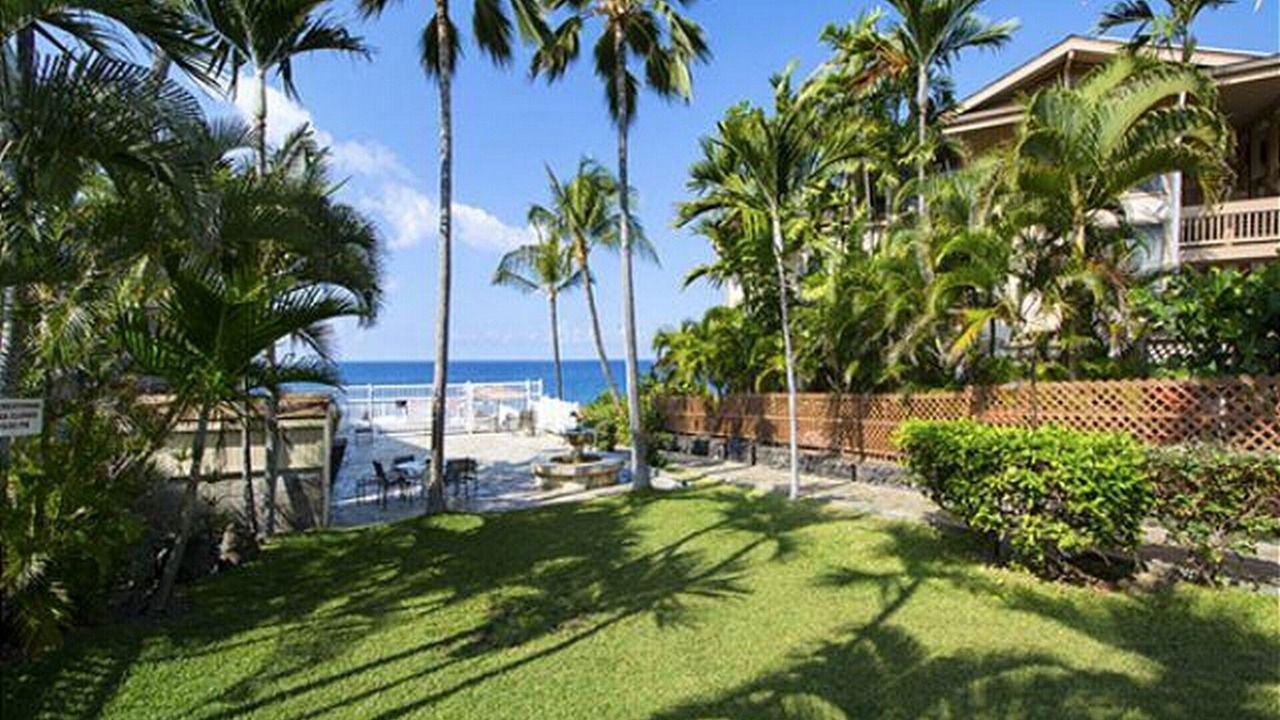 Photo of Others in Historic Kailua Village