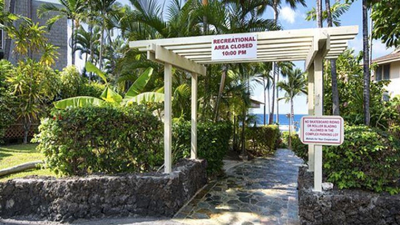 Photo of Others in Historic Kailua Village