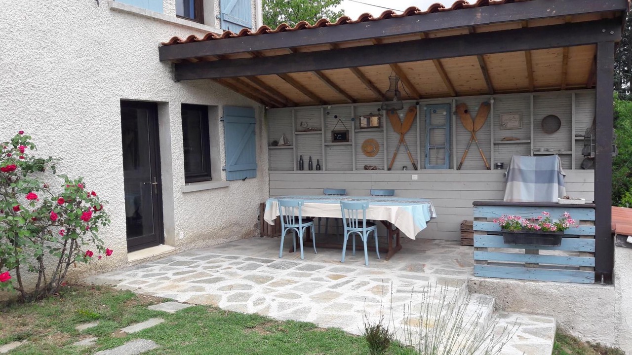 Photo of Patio Balcony in Villeneuve-dʼAllier