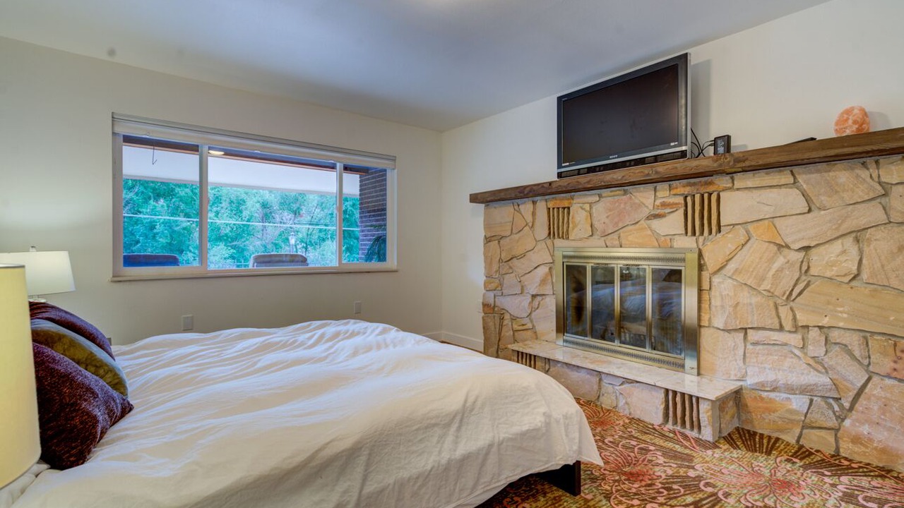 Photo of Livingroom in Manitou Springs Historic District
