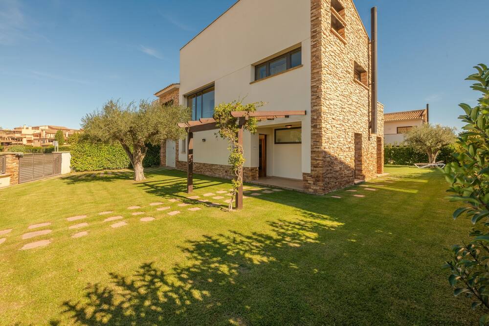 Photo of Outdoor in Albons