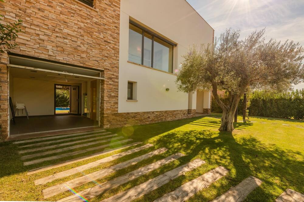 Photo of Outdoor in Albons