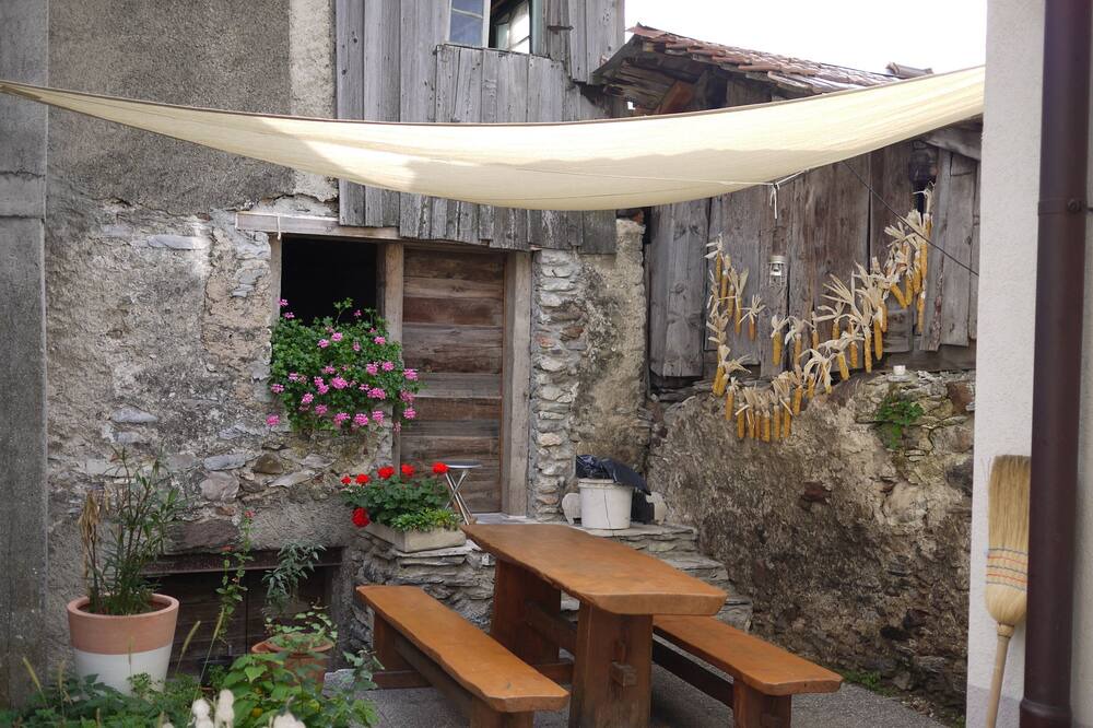 Photo of Outdoor in Varen