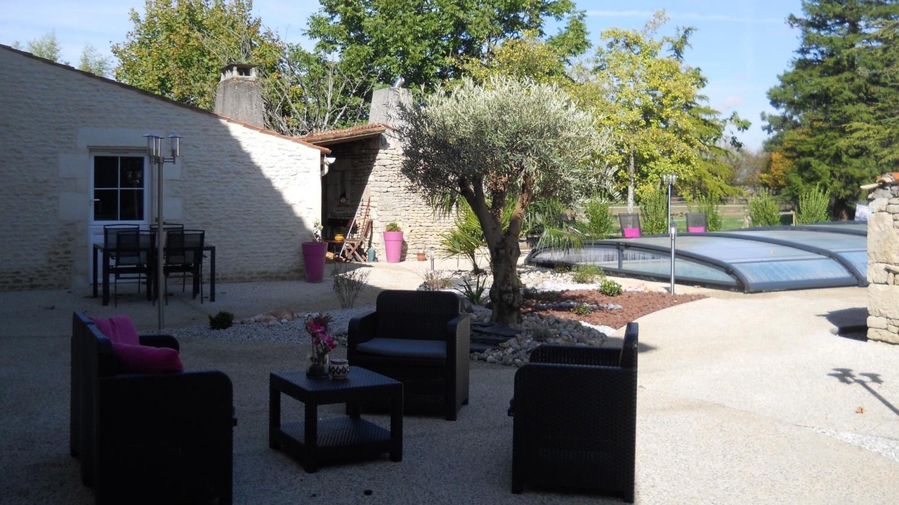 Photo of Patio Balcony in Saint-Pierre-le-Vieux