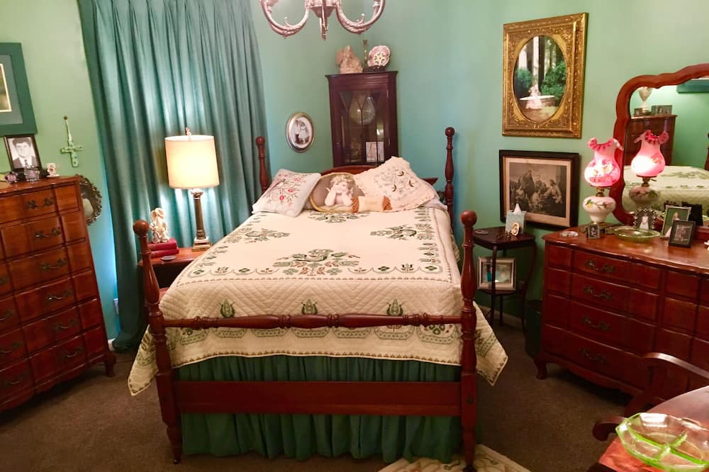 Photo of Bedroom in Holly Springs