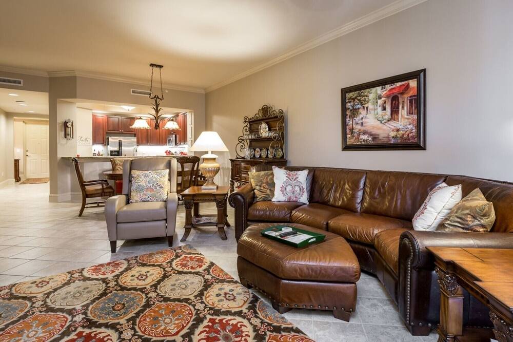 Photo of Livingroom in Ave Maria