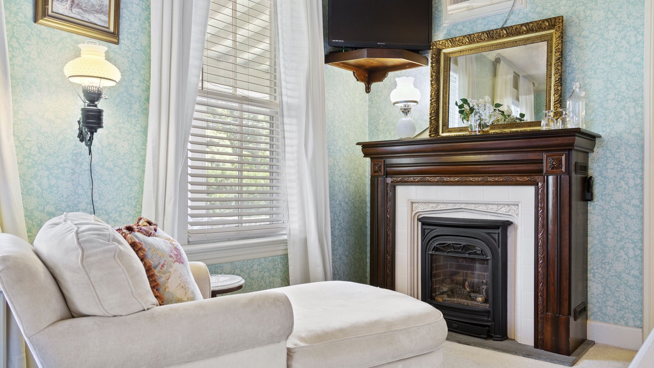 Photo of Bedroom in Westbrook Center