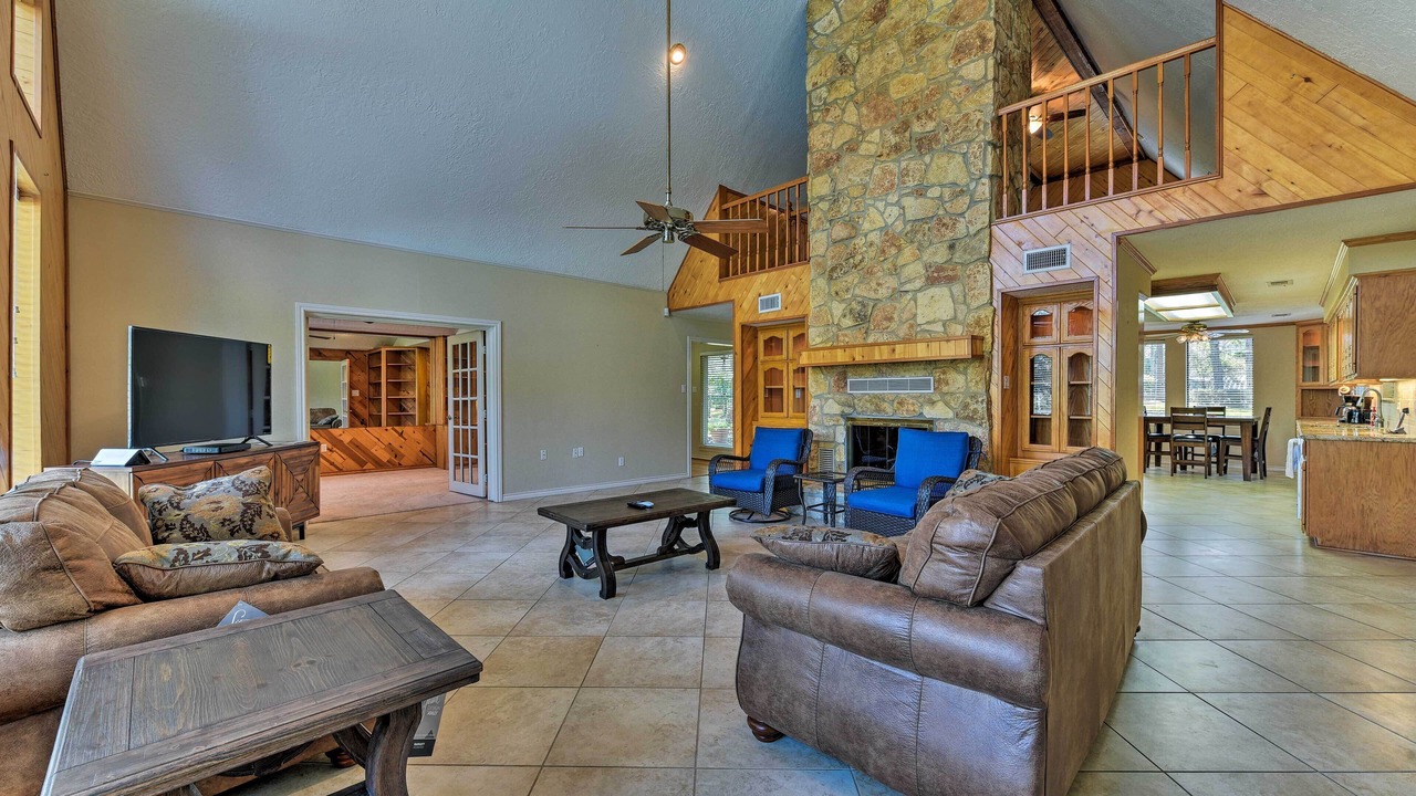 Photo of Livingroom in Decker Prairie